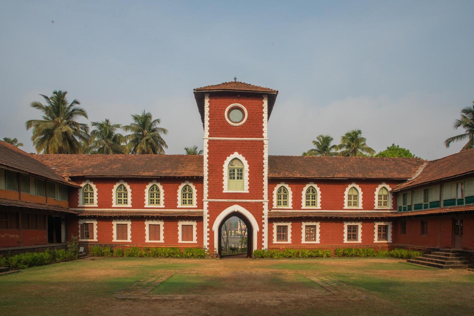 Sawantwadi Palace Boutique Art Hotel Экстерьер фото